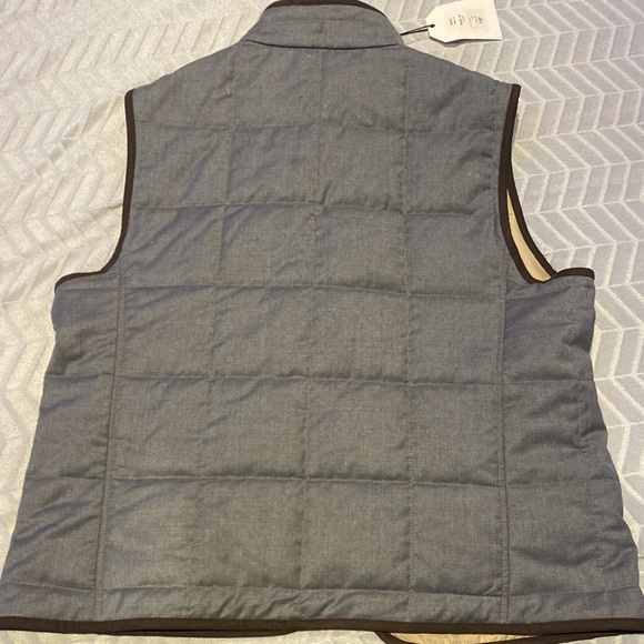 Never been worn got it from a family member and I have no use for it. - Picture 6 of 6